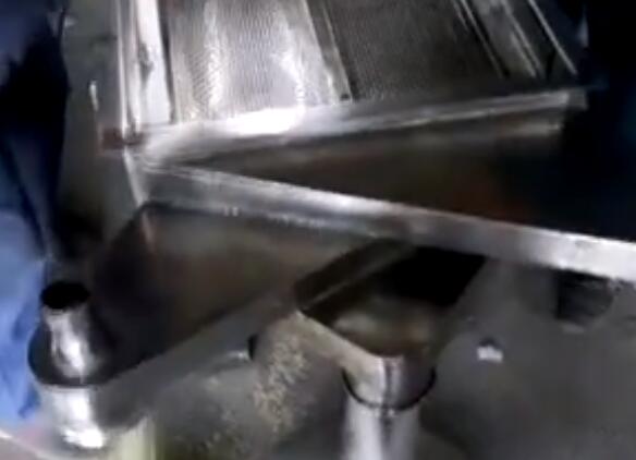 520-1S直線篩 篩分粉料 客戶使用現(xiàn)場(chǎng)