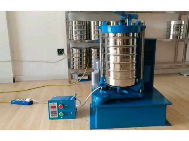 使用直線振動篩造成物料跑偏的原因有哪些？